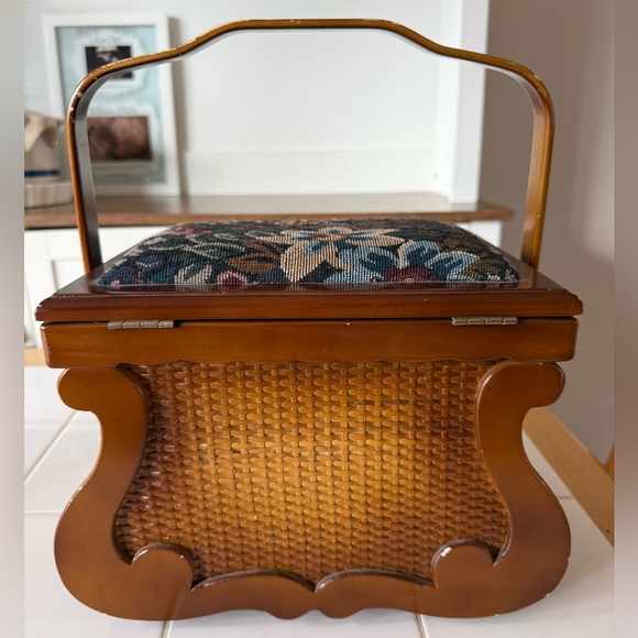 Vintage Sewing Basket Woven Wicker Upholstered Floral Velvet Wooden Elegant - Picture 4 of 15